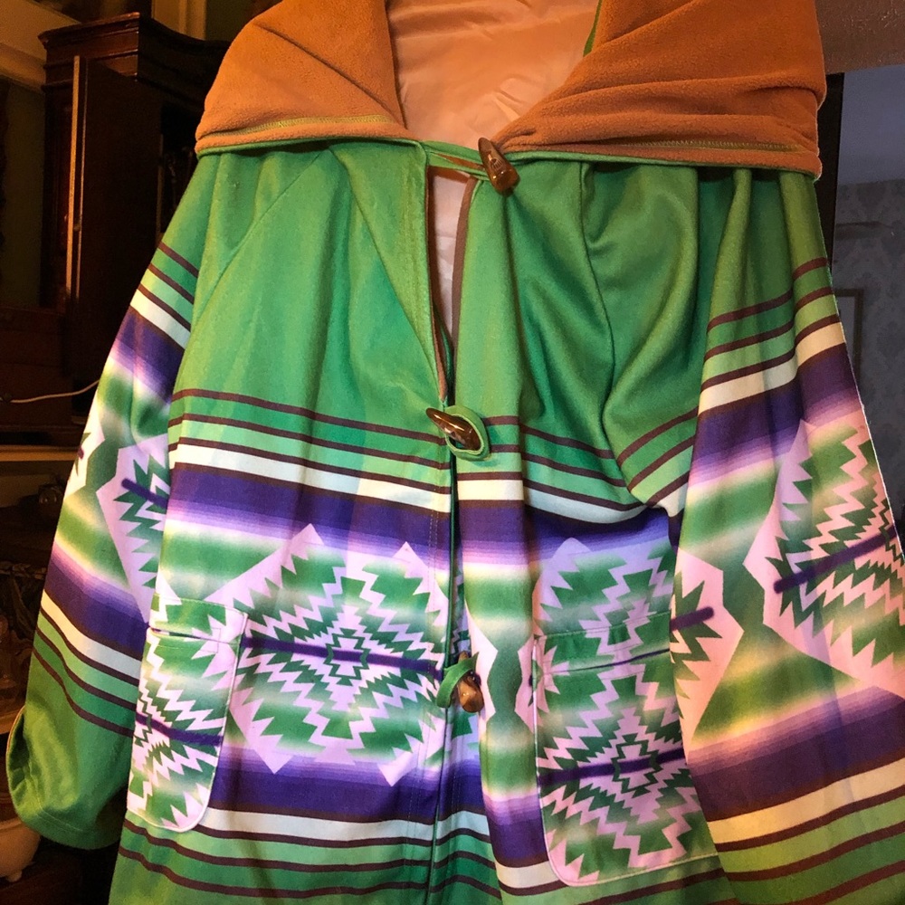 Cape jacket with hood as seen in the Yellowstone!